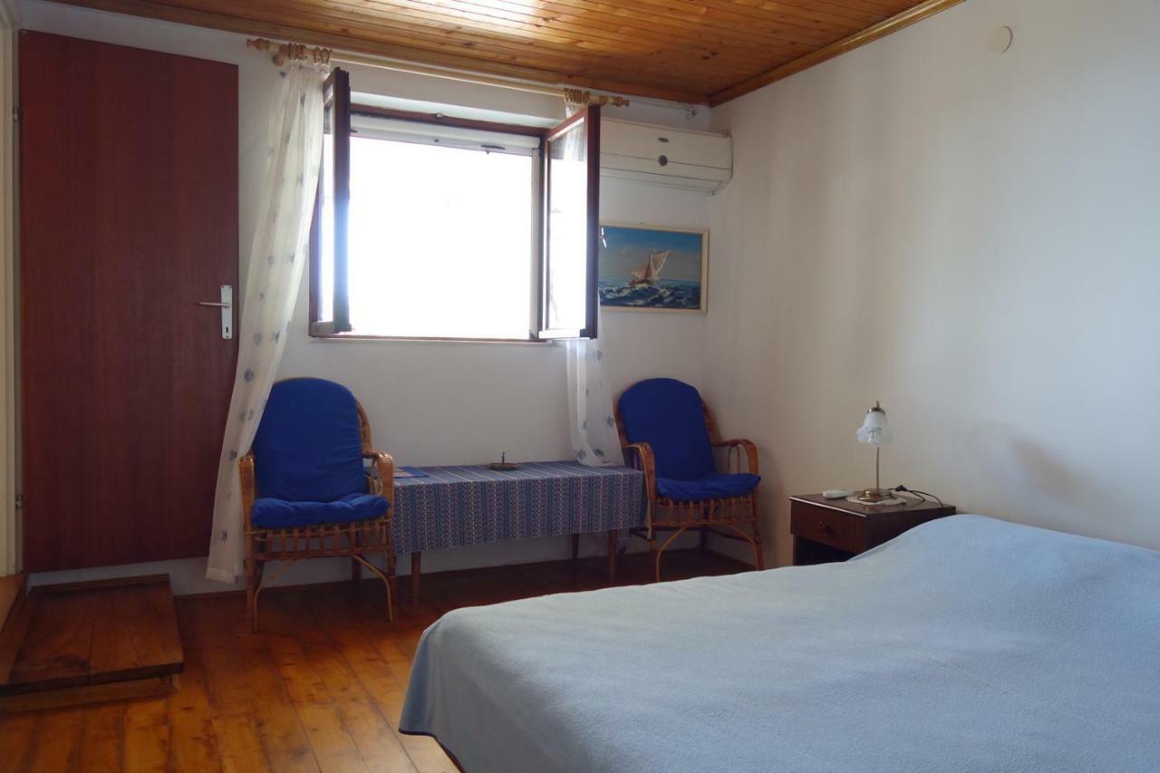 Apartmani Surjan Vela Luka Exterior foto