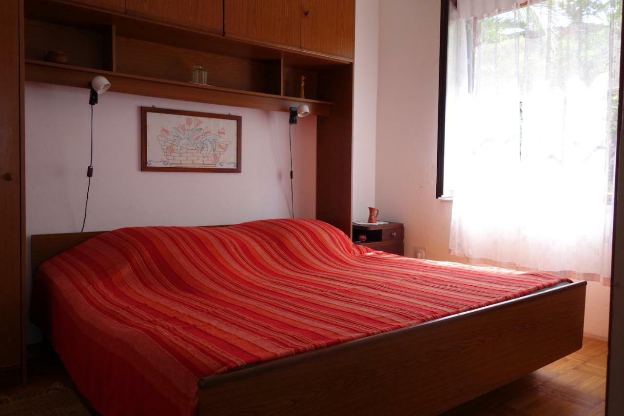 Apartmani Surjan Vela Luka Exterior foto